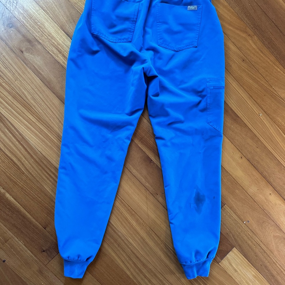 FIG Clothing Zamora Jogger Scrub Pants in Royal Blue small